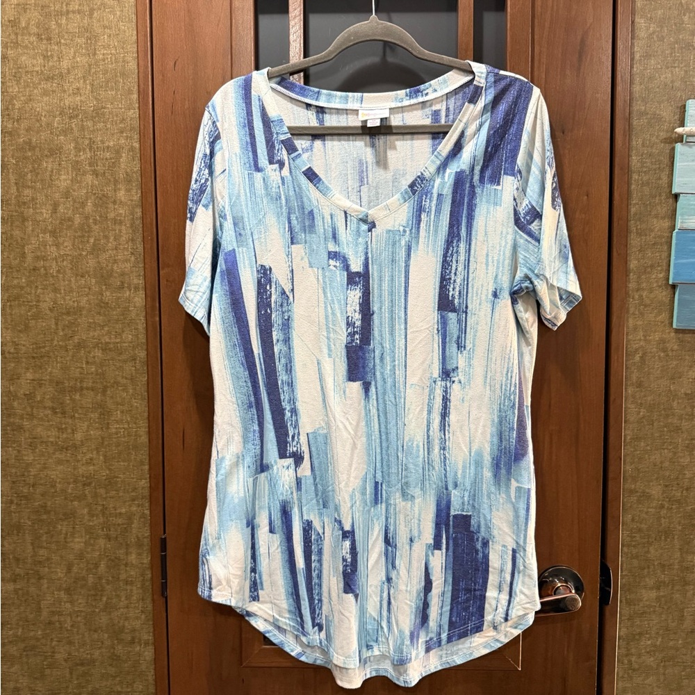 LuLaRoe Preowned V-Neck Women's Top